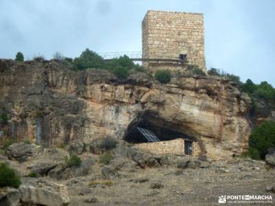 Valle de los Milagros-Cueva de la Hoz; escapadas singles fin de semana senderismo para principiantes